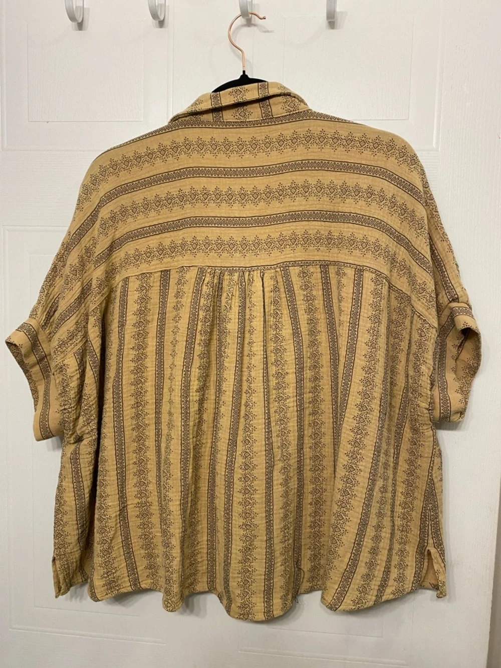 easel Tan Boho Patterned flowy Button-Front Top Oversized - Picture 5 of 6
